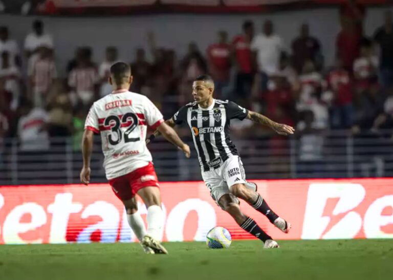 CRB surpreende, mas Atlético-MG reage e duelo das oitavas termina empatado